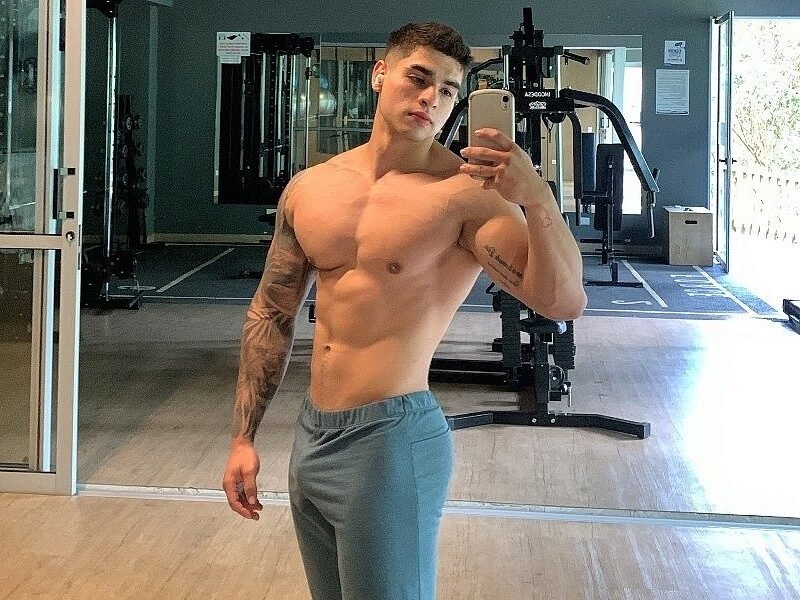 Nicolas Dwayne