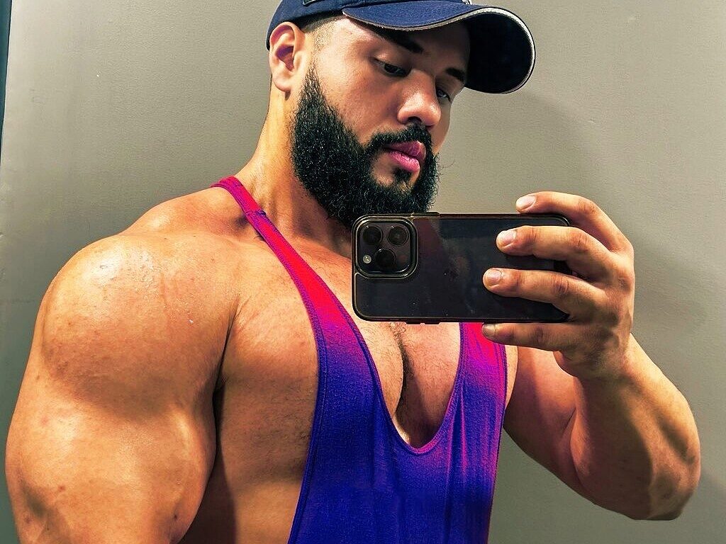 Raw Mathews