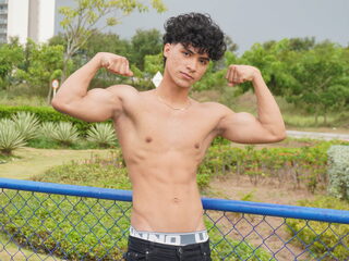 Daniel Deluxe