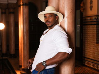 Leonardo Jones